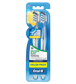 Brosse à dents manuelle Oral-B Pro-Expert Bacteria Blast, moyenne, 1+1 pièce