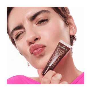 Essence -  CHOCO BOMB shiny lipgloss 01