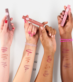 Essence -  line n' STAIN! TATTOO LIP LINER 01