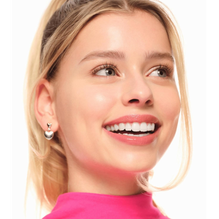 Essence -  GLOSSY GLAZE lipstick 01